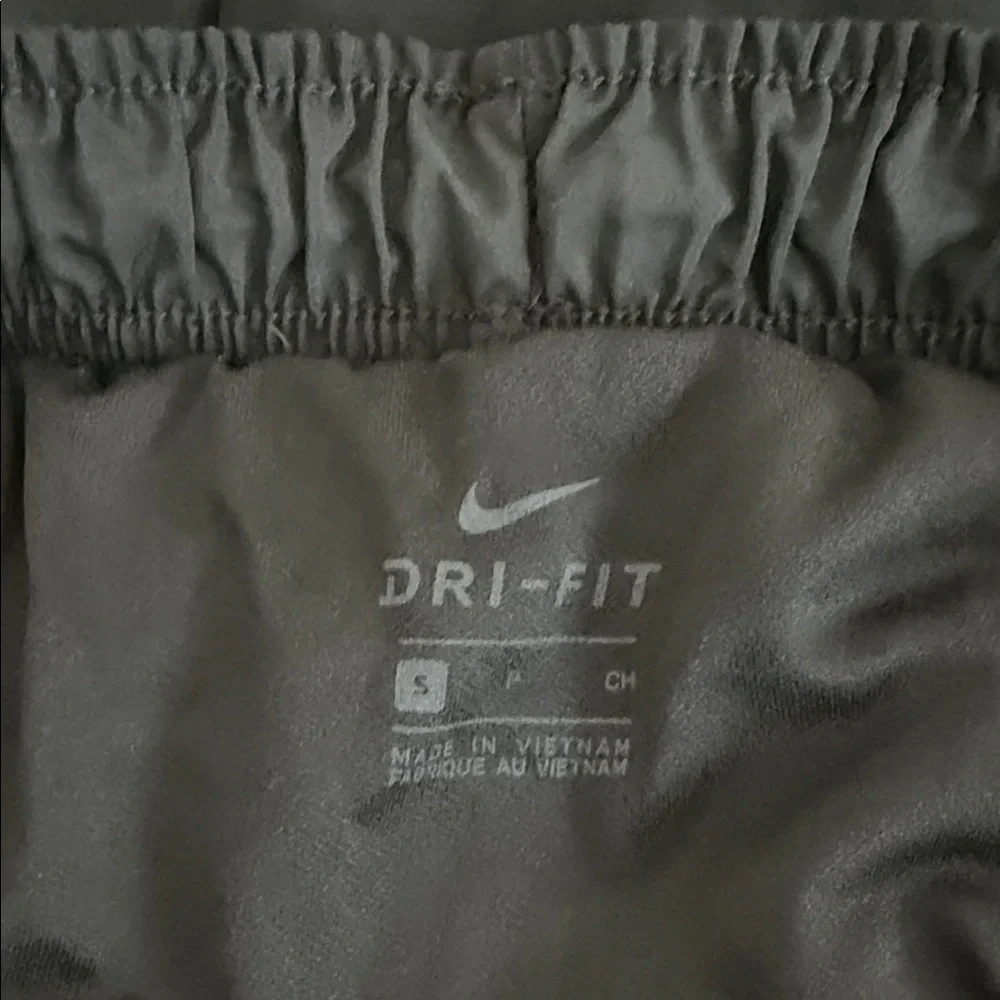 Nike women black